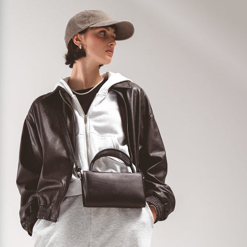 Leather Case for AirPods Max - The Minimalist 3.0 (Black).