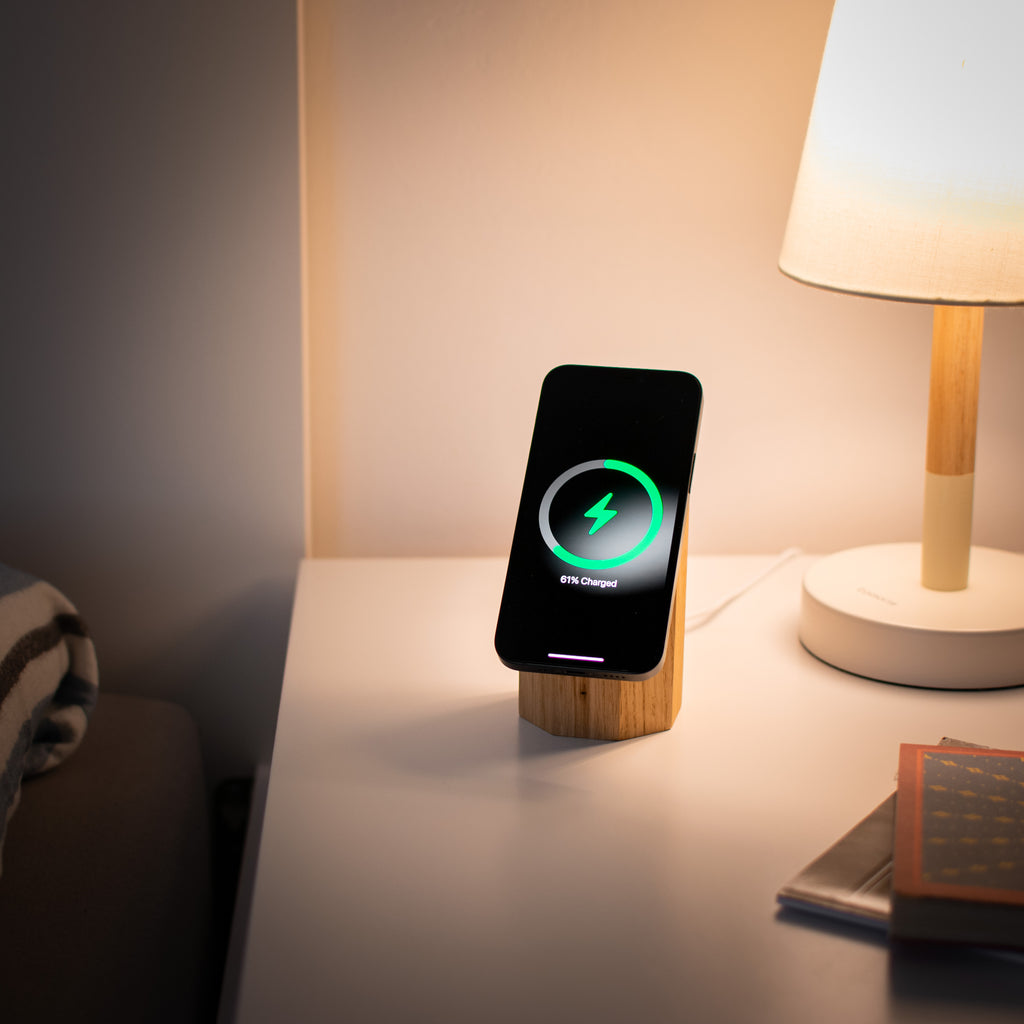 Wooden MagSafe Wireless Charger for Apple iPhone. Fast Qi2 Chrager.