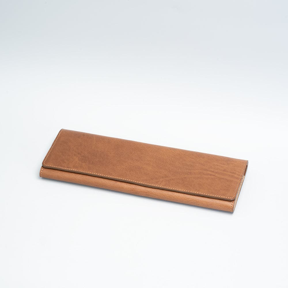 Leather desktop weekly planner.