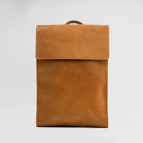 Leather laptop backpack - The Minimalist (Camel).